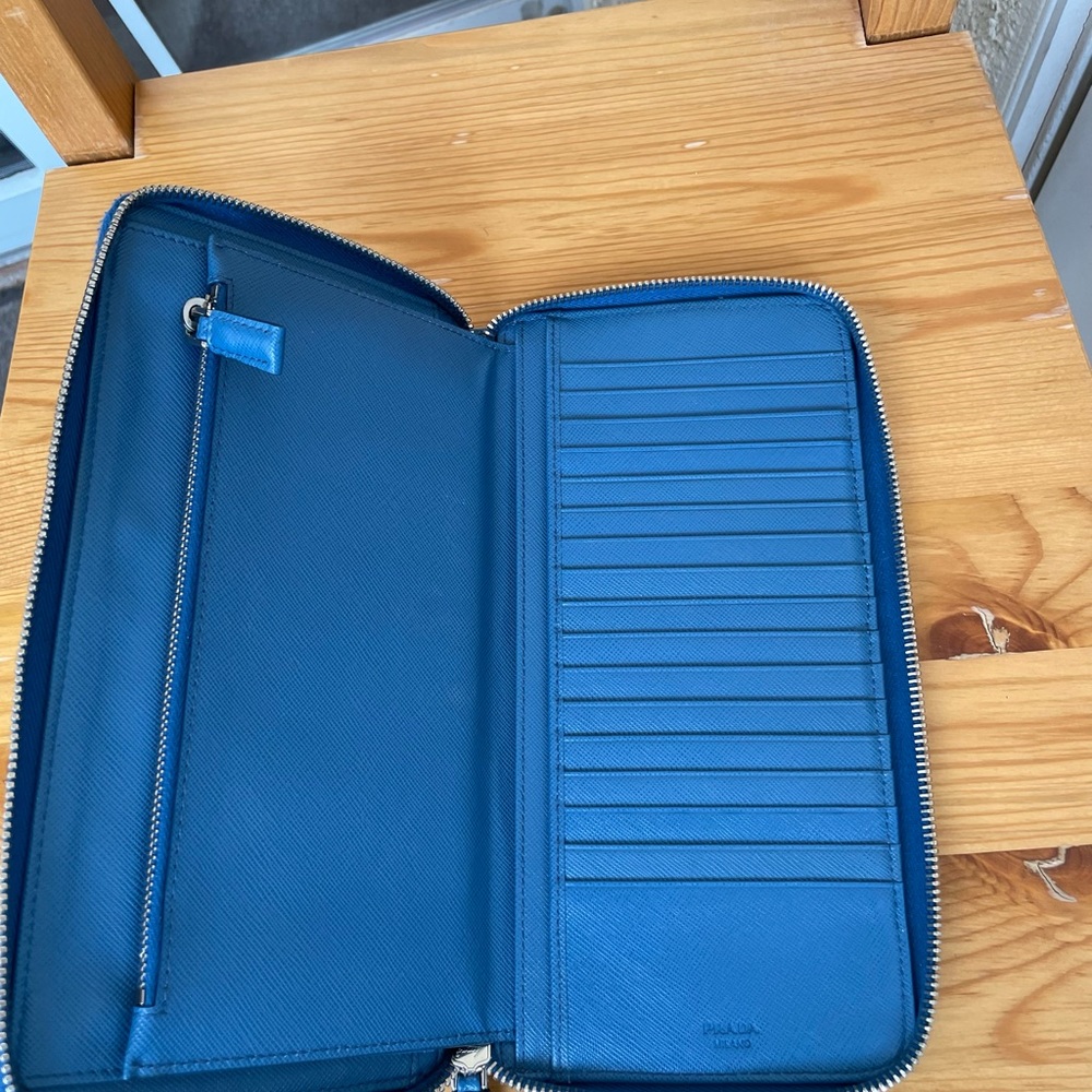 Prada unisex saffiano leather travel wallet - Picture 2 of 14